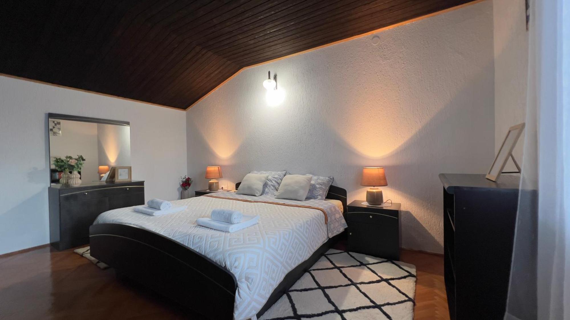 Apartment Venera *